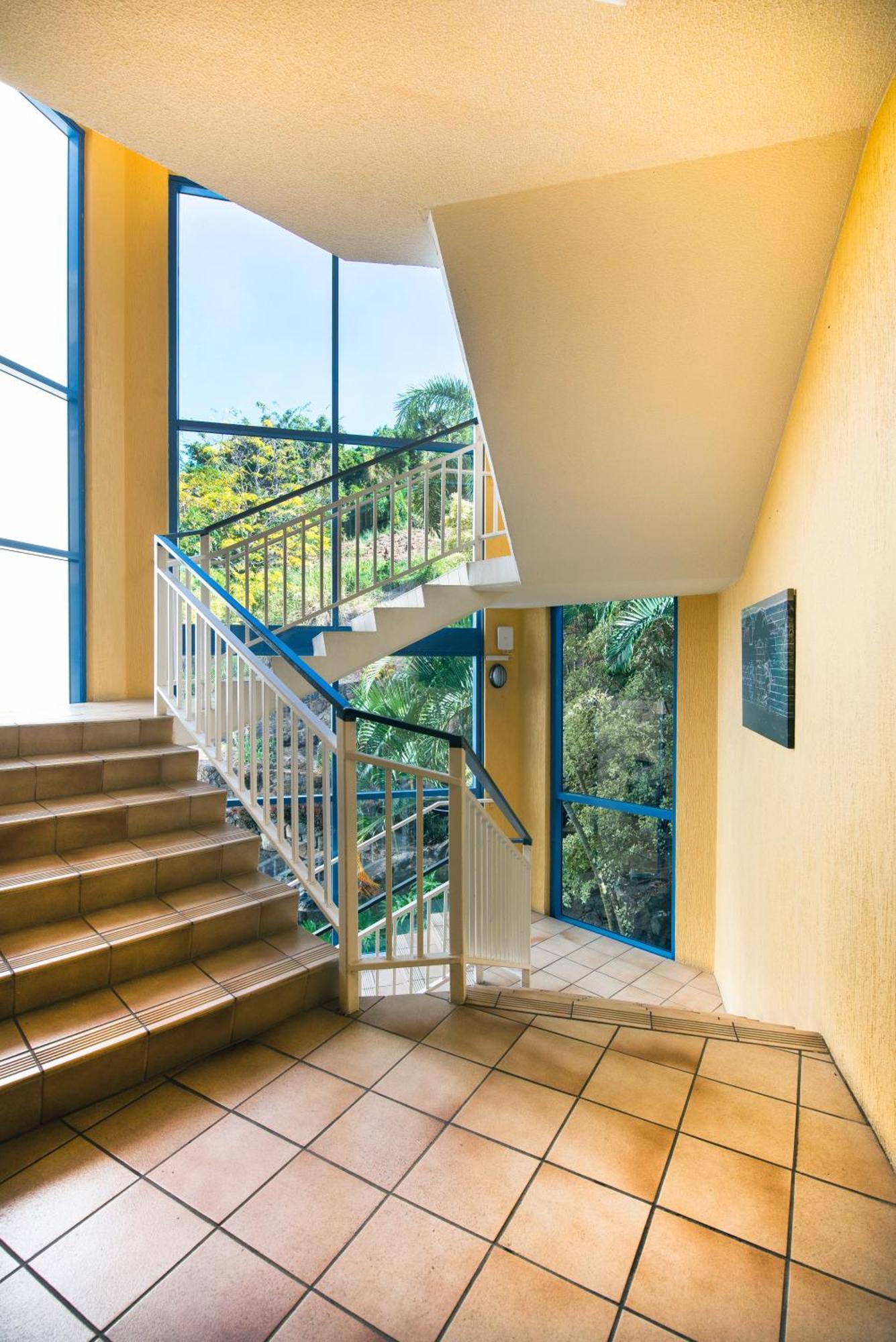 Coral Sea Vista Apartments Эйрли-Бич Экстерьер фото