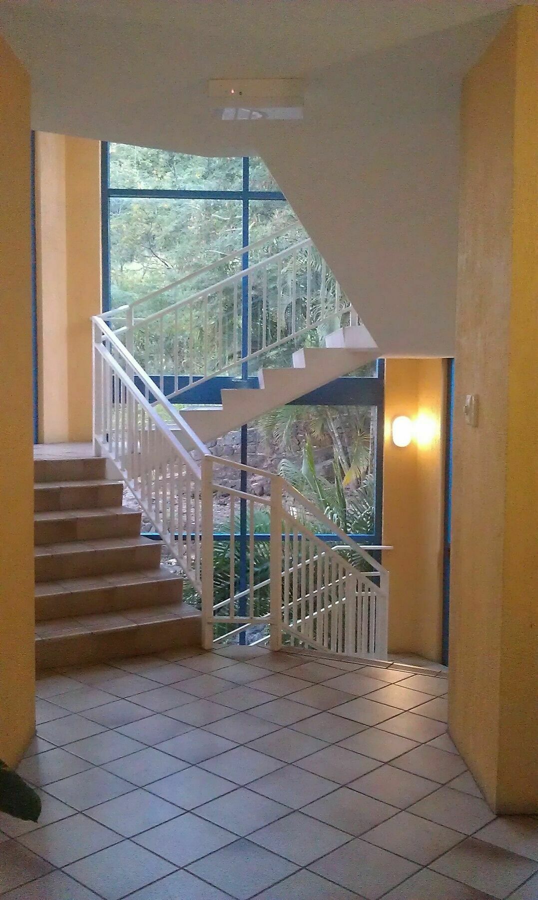 Coral Sea Vista Apartments Эйрли-Бич Экстерьер фото